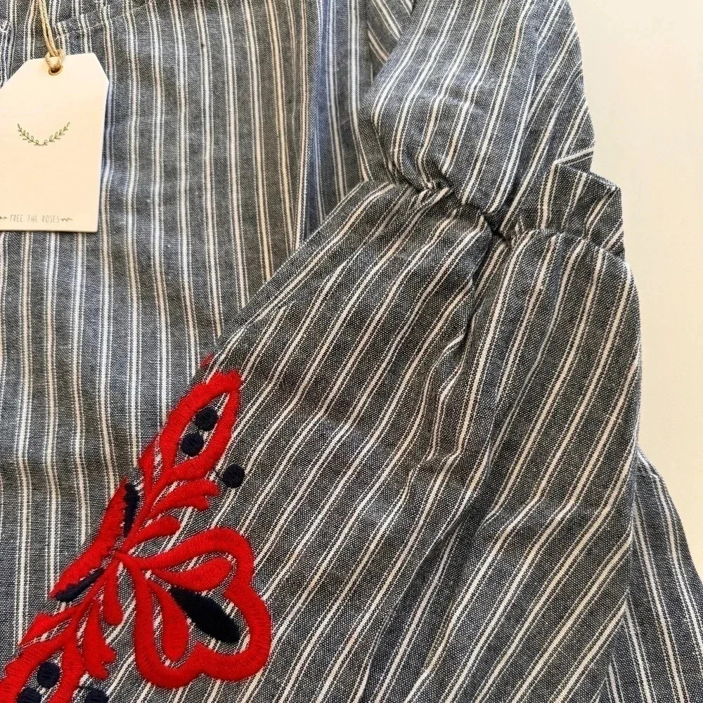 Free the Roses-NWT-Long Sleeve-Plunge Neckline- Embroidered Sleeves-Mini Puff- L - Picture 4 of 11